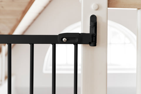 BabyDan EBBA Safety Gate Metal Black - Sleek Choice